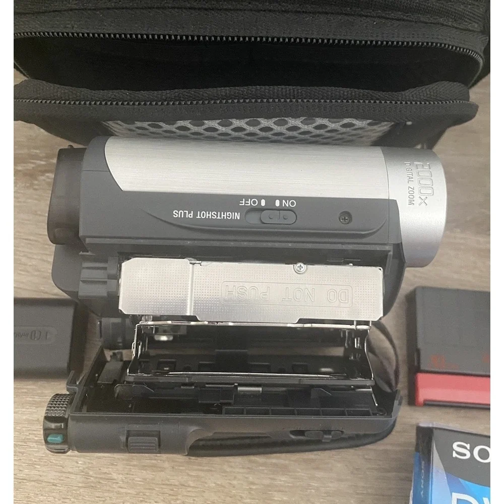 Sony Handycam DCR-HC38 MiniDV Digital Video Camera Recorder